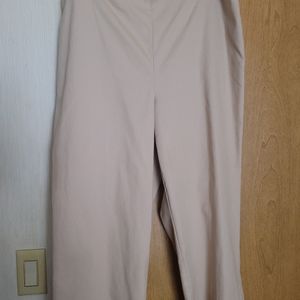 Woman's Capris